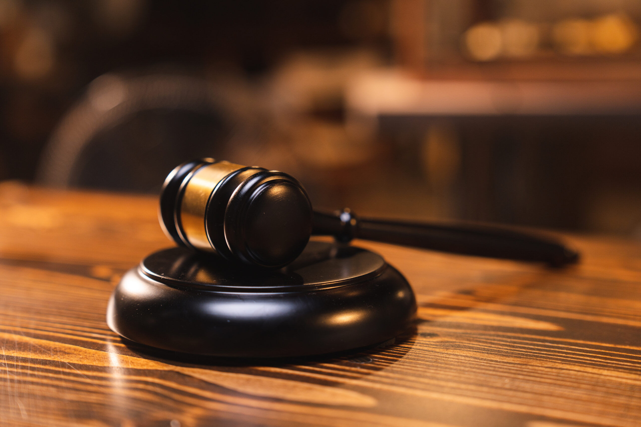 Imatge de Law And Authority Lawyer, Judgment Gavel Hammer In Court Courtroom For Crime Judgement